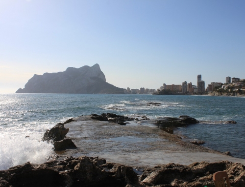 Alquila un coche en Calpe y conoce sus monumentos más fascinantes